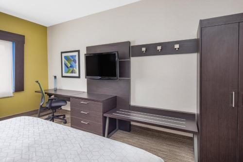 holiday inn express hotel and suites bishop by ihg