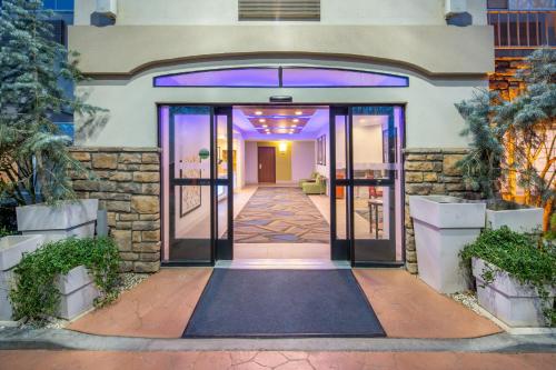 holiday inn express hotel and suites bishop by ihg