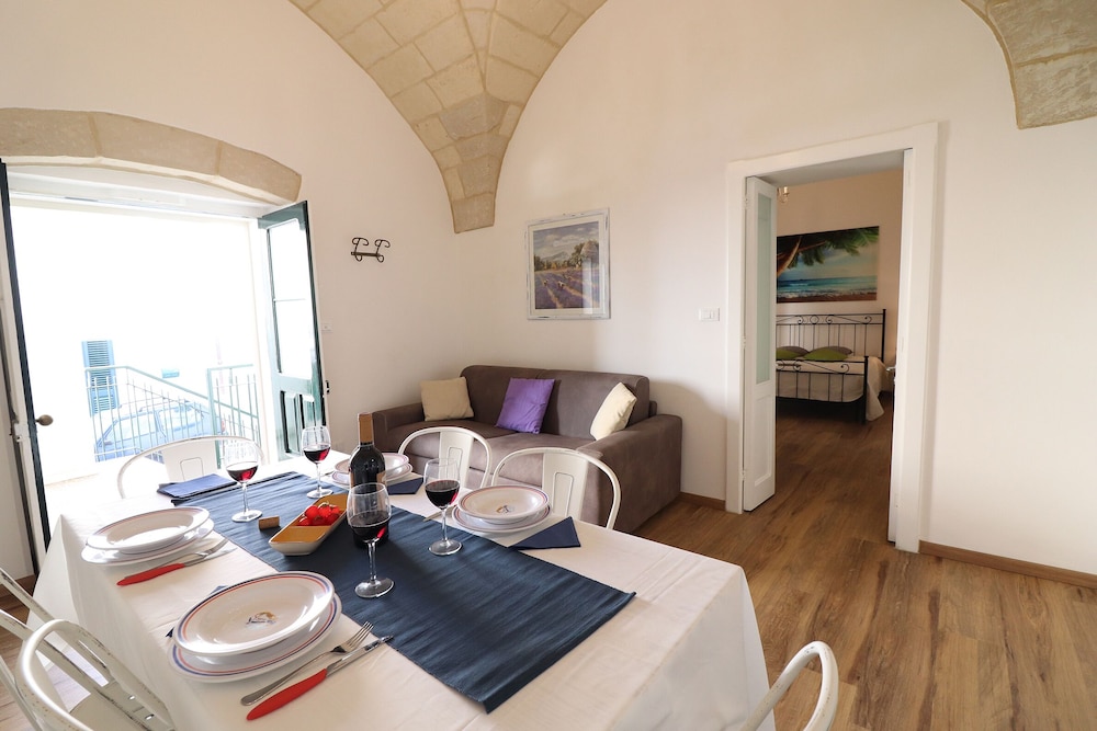 glenda historic house in otranto