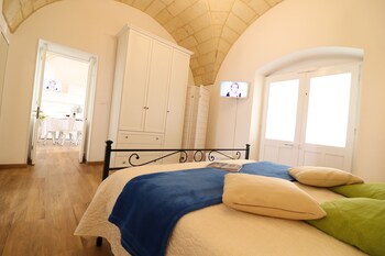 glenda historic house in otranto