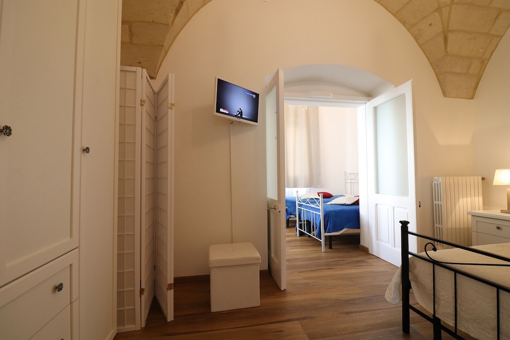 glenda historic house in otranto