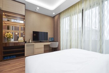 bbq villa and hostel ha long