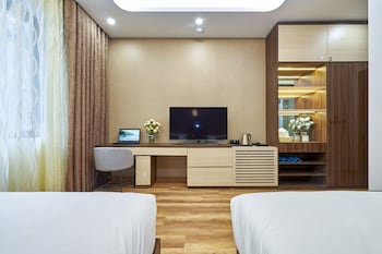bbq villa and hostel ha long