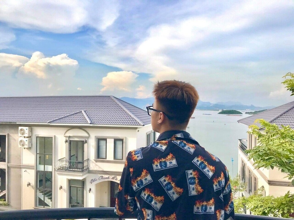 bbq villa and hostel ha long