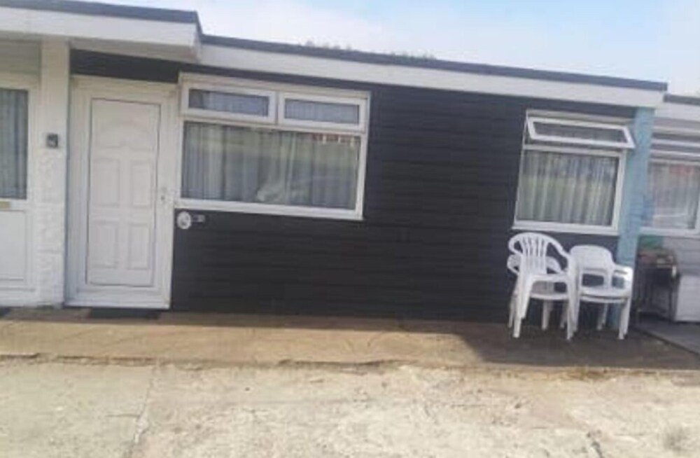 2 bedroom chalet near the beach