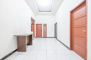 hotel transit 1 makassar redpartner