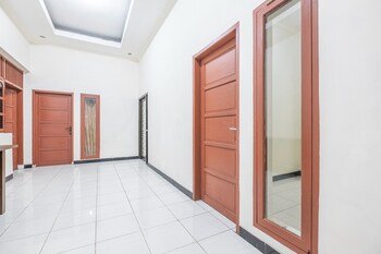 hotel transit 1 makassar redpartner