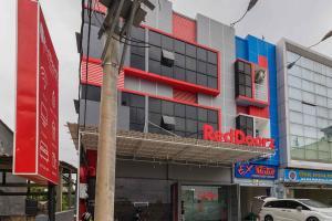 reddoorz plus near millenium ict centre medan 2