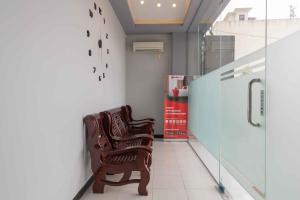 reddoorz plus near millenium ict centre medan 2