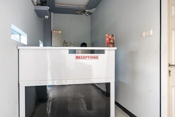 reddoorz plus near millenium ict centre medan 2