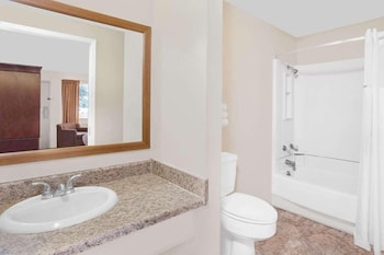 courtyard hotel and event center