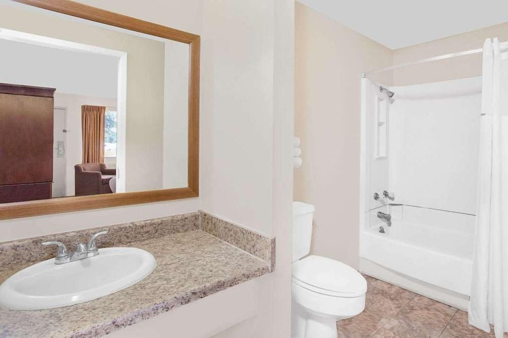 courtyard hotel and event center