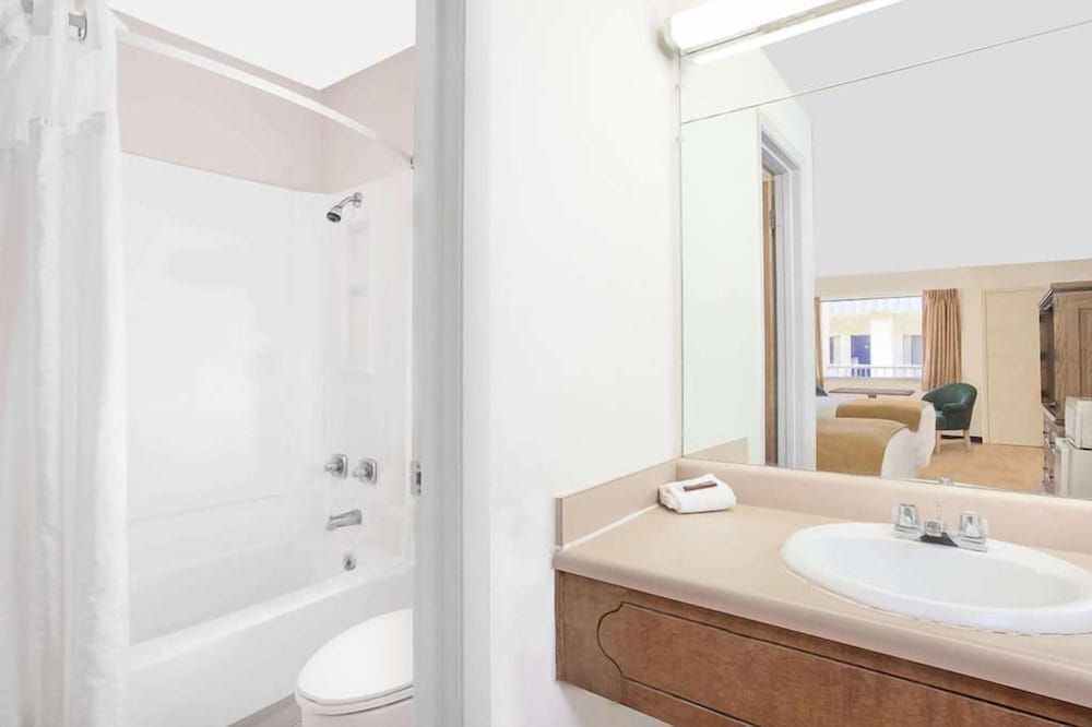 courtyard hotel and event center