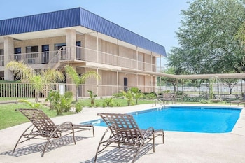 courtyard hotel and event center