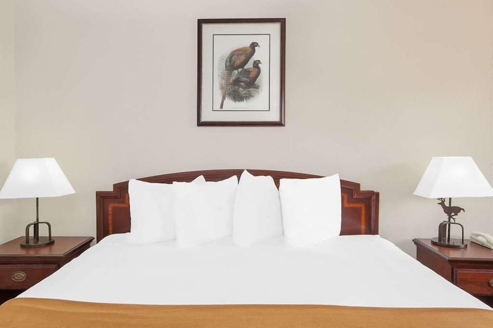 courtyard hotel and event center