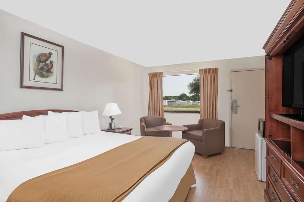 courtyard hotel and event center