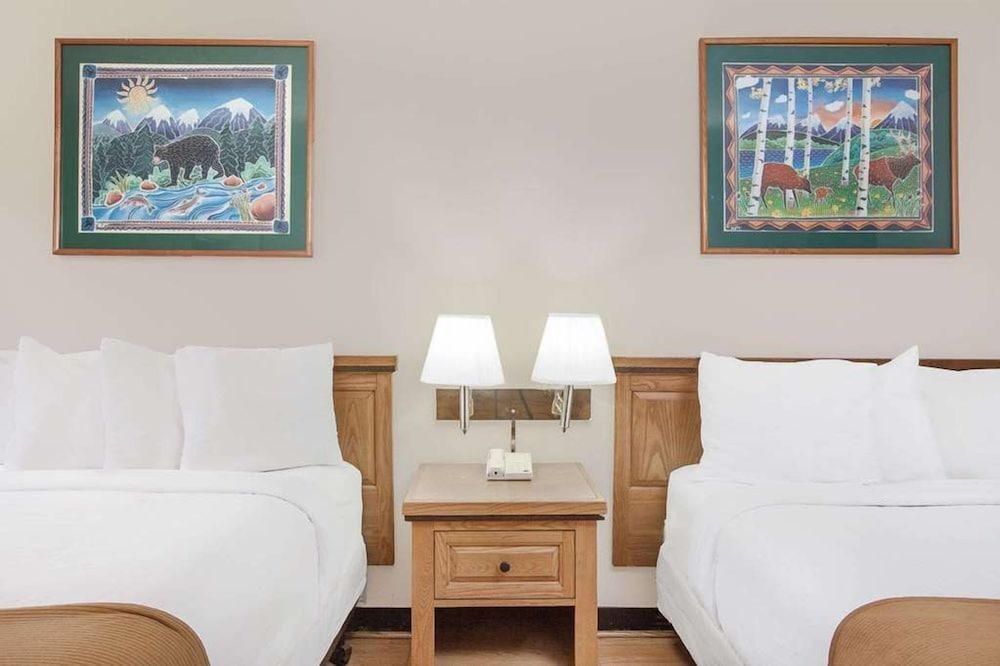 courtyard hotel and event center