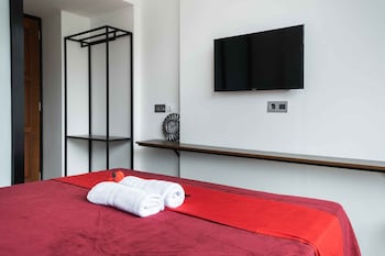 reddoorz plus near ice bsd 2