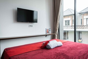 reddoorz plus near ice bsd 2