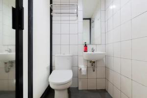 reddoorz plus near ice bsd 2