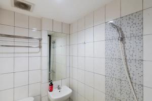 reddoorz plus near ice bsd 2