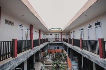 reddoorz syariah near kebun raya liwa