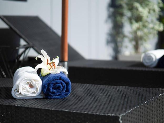 b2 amata nakorn premier hotel