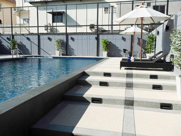 b2 amata nakorn premier hotel