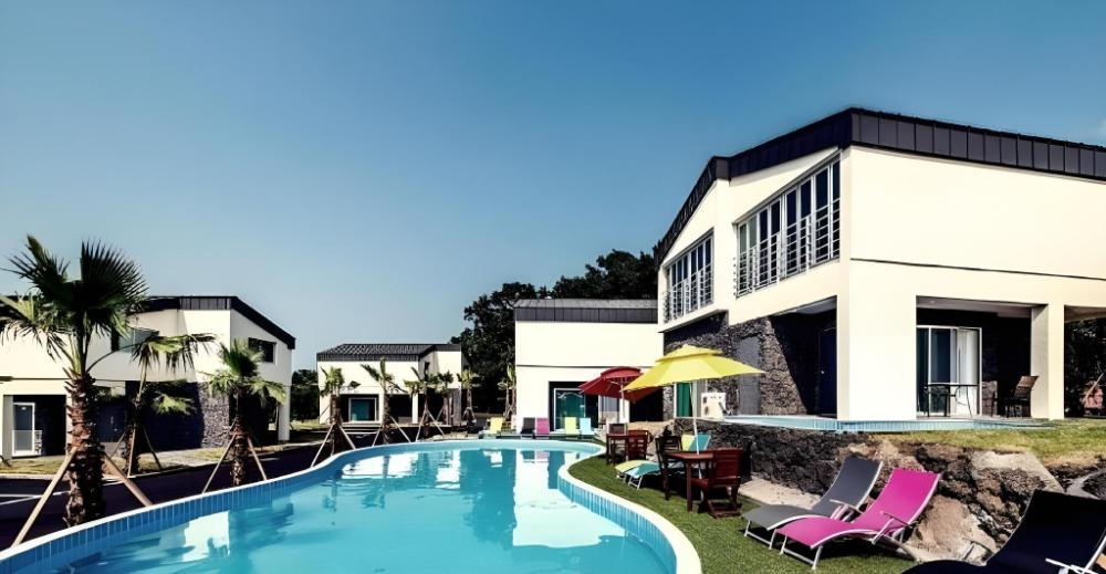 pool and villa sorang