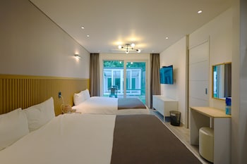 pool and villa sorang