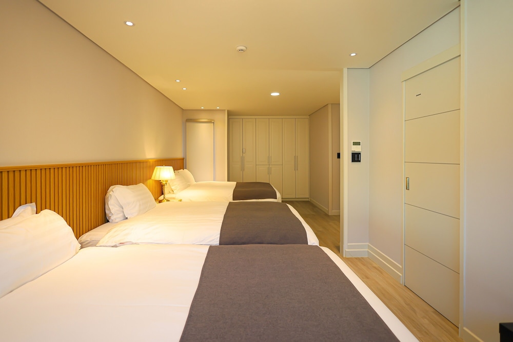 pool and villa sorang