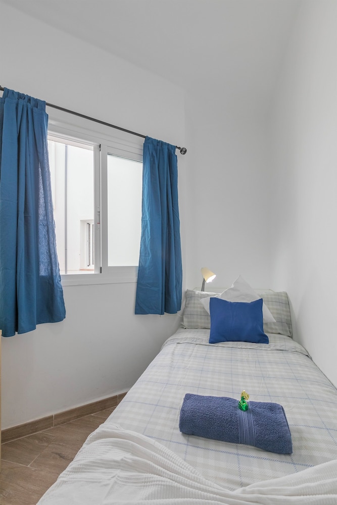 tenerife urban rooms