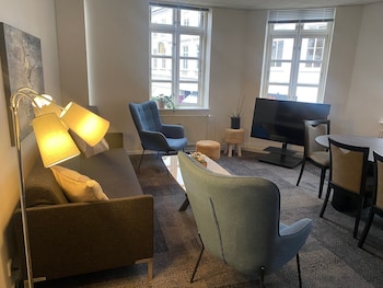 city hotel apartments