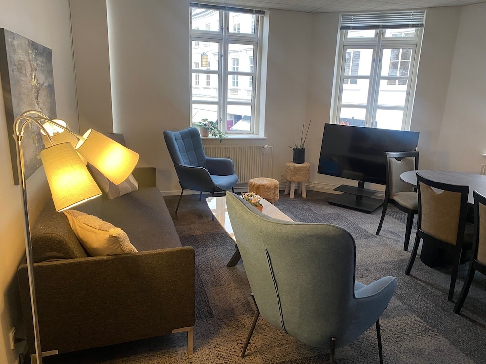 city hotel apartments