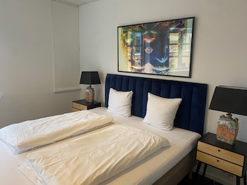 city hotel apartments