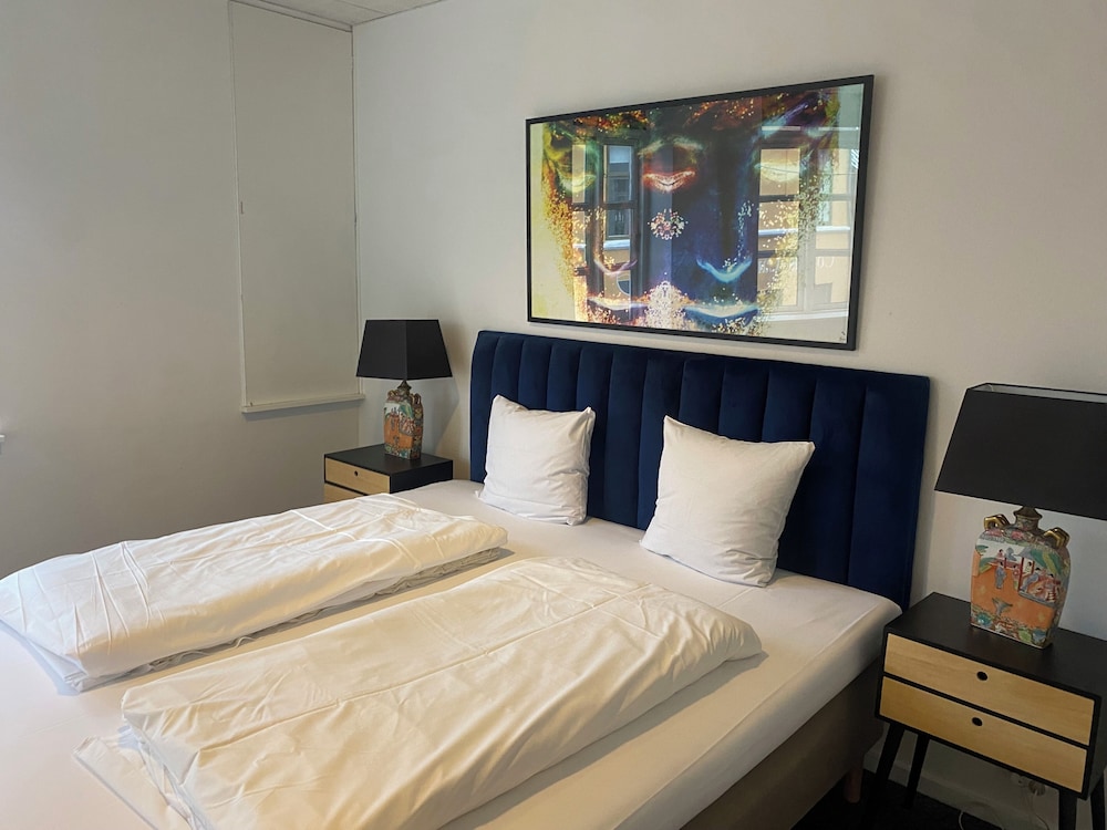 city hotel apartments