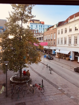 city hotel apartments