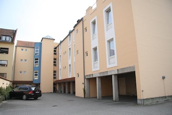 city hotel apartments