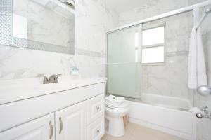 sofi beach apartment