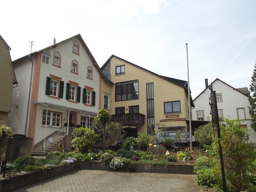 weingut and gastehaus kaufmann schneider