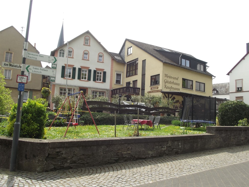 weingut and gastehaus kaufmann schneider