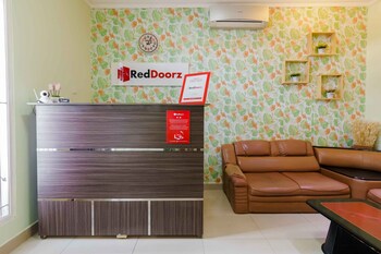 reddoorz syariah near jam gadang bukittinggi 2