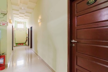 reddoorz syariah near jam gadang bukittinggi 2