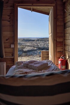 hlid huts