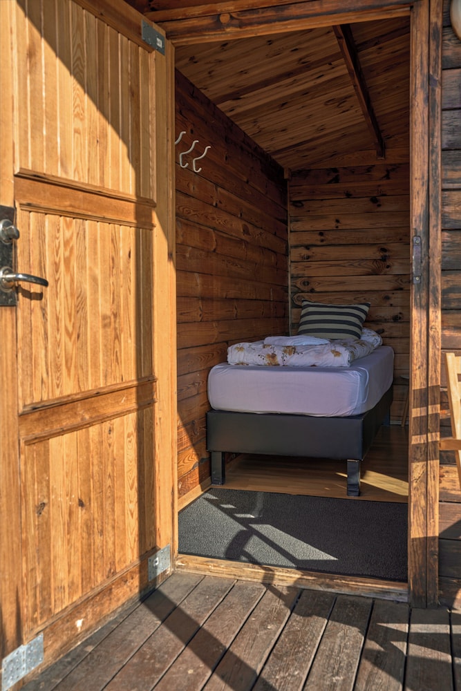 hlid huts