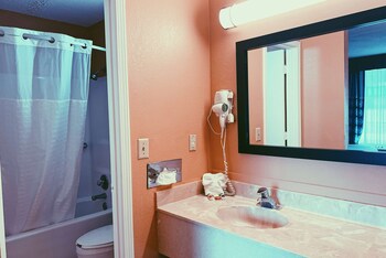 Super 8 By Wyndham Marion Nc,Marion>>Asheville,2 star