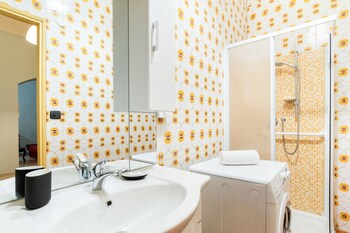 dante subway apartment