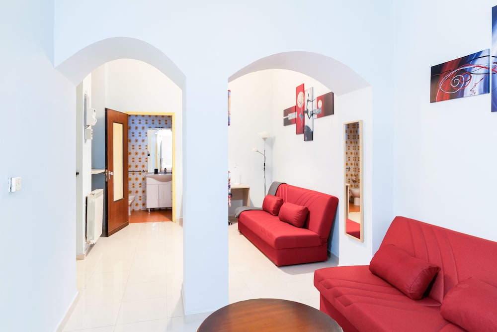 dante subway apartment