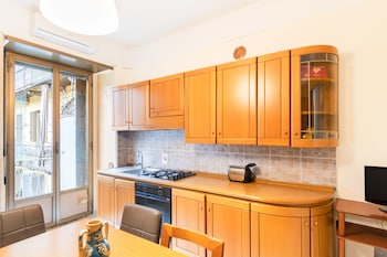 dante subway apartment