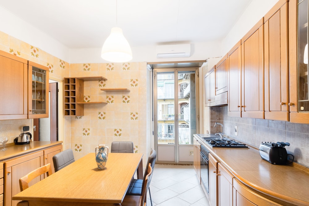 dante subway apartment